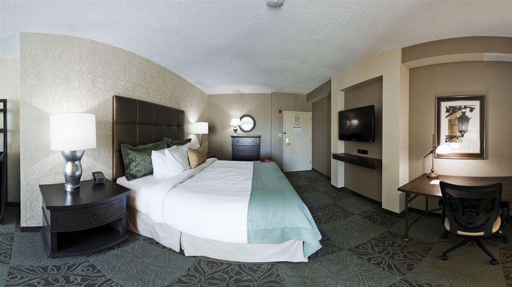 Crowne Plaza Charleston By Ihg Hotel North Charleston