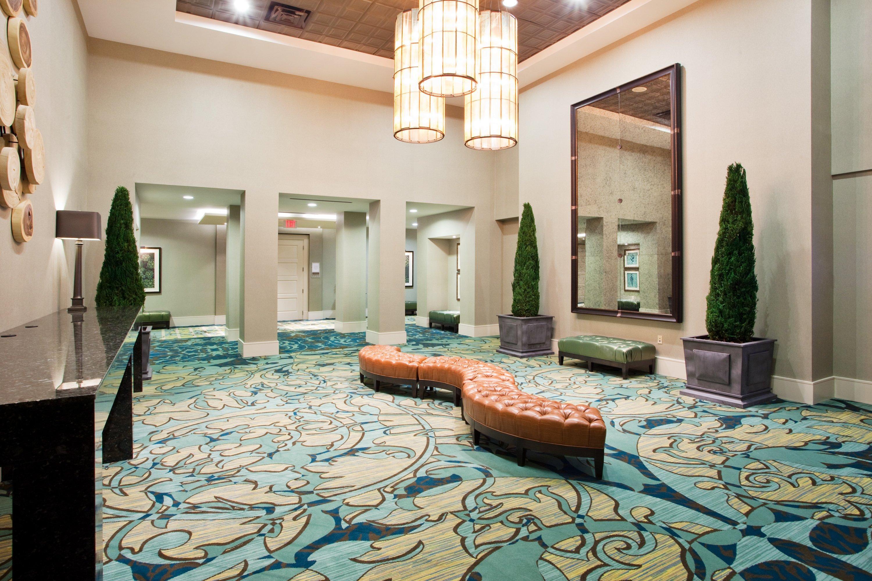 Crowne Plaza Charleston By Ihg Hotel